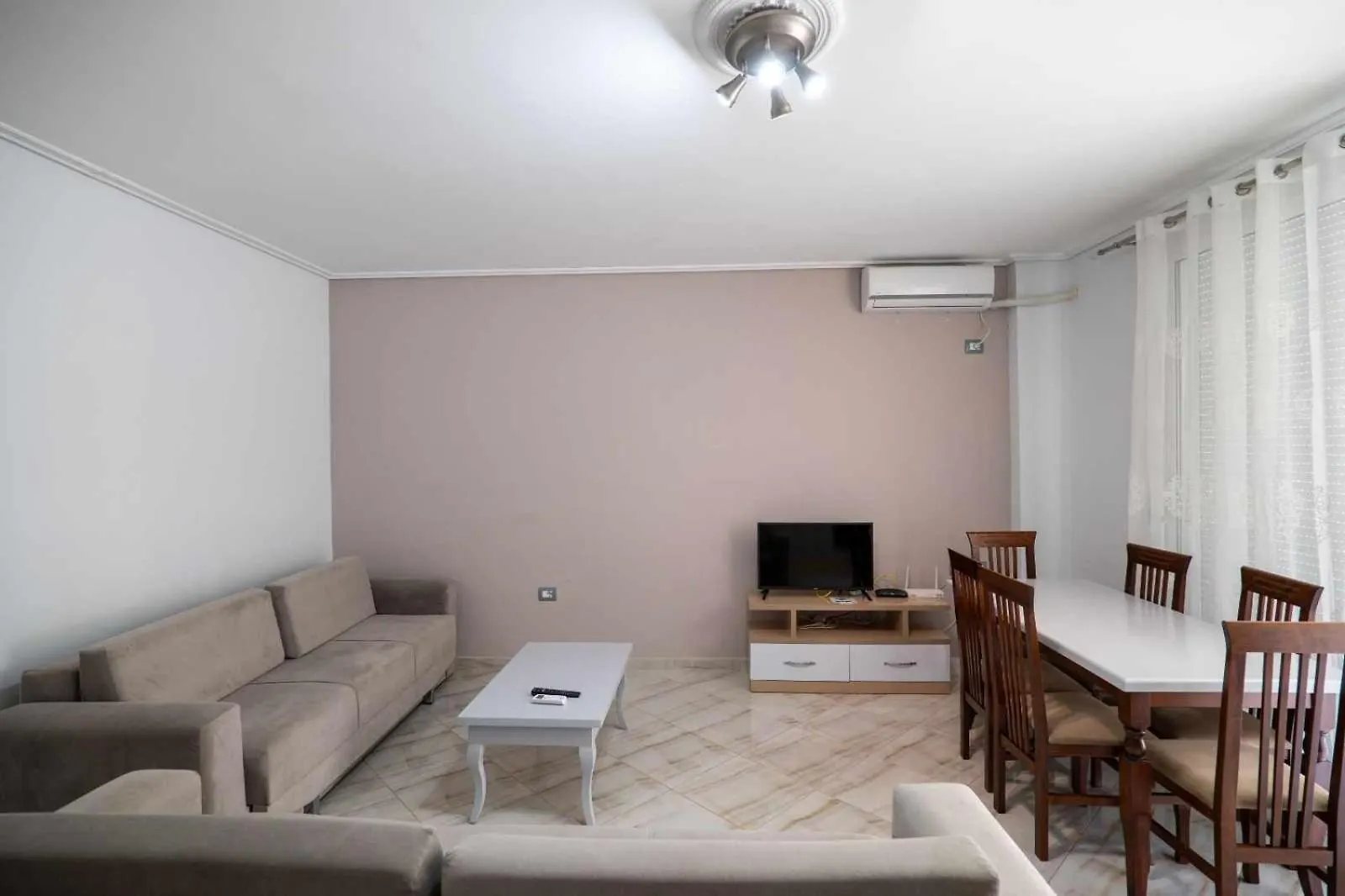 Genti Apartment Sarandë 0*,
